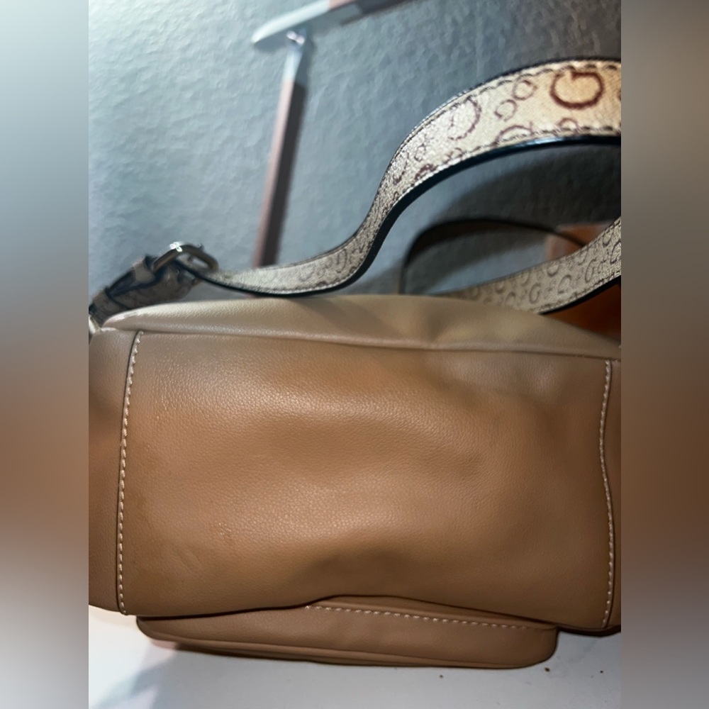 Guess Mini Backpack - Picture 4 of 6